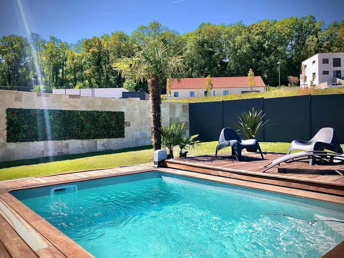 Combien de temps faut-il pour construire une piscine en béton Unibéo ?